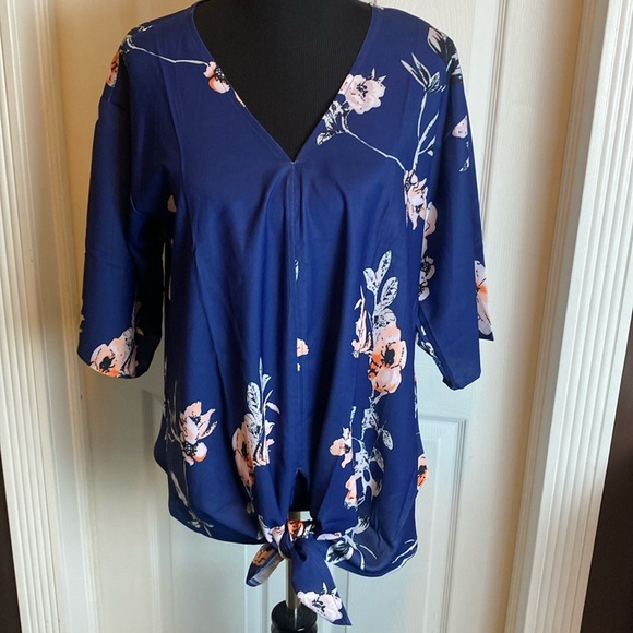 Women’s Blue Floral V-Neck Tie Front Top sz L NWOT - Picture 1 of 6